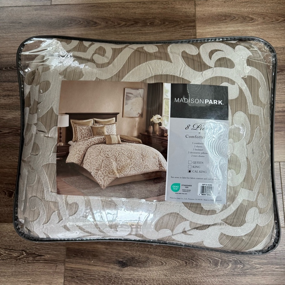⭐️NWT⭐️ Madison Park Cal King 8pc Comforter Set, Eliot Jacquard Damask Tan White - Picture 4 of 7